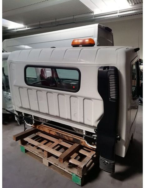 Mitsubishi Fuso CANTER C TYPE MODEL LARGE - Kabiin ja interjöör - Veoauto: pilt 5 Mitsubishi Fuso CANTER C TYPE MODEL LARGE - Kabiin ja interjöör - Veoauto: pilt 5