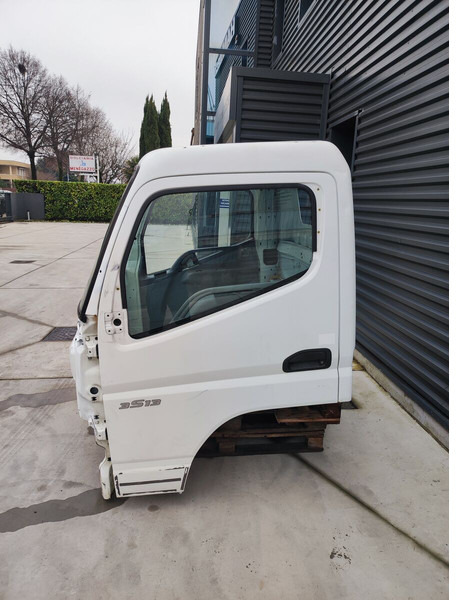 Mitsubishi Fuso CANTER S TYPE EURO 5 EURO 6 MODEL - Kabiin ja interjöör - Veoauto: pilt 2 Mitsubishi Fuso CANTER S TYPE EURO 5 EURO 6 MODEL - Kabiin ja interjöör - Veoauto: pilt 2