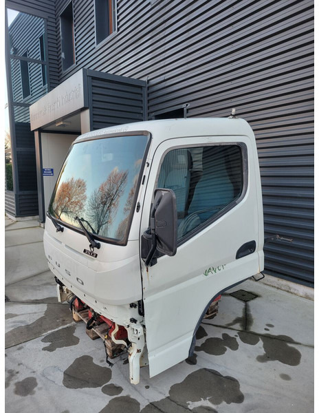 Mitsubishi Fuso "S" Fuso - Kabiin ja interjöör - Veoauto: pilt 4 Mitsubishi Fuso "S" Fuso - Kabiin ja interjöör - Veoauto: pilt 4