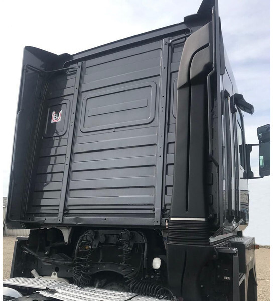 Renault MAGNUM Euro 5 - Kabiin ja interjöör - Veoauto: pilt 3 Renault MAGNUM Euro 5 - Kabiin ja interjöör - Veoauto: pilt 3