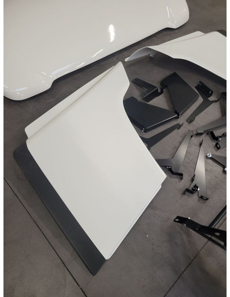 Scania COMPLETE SET - Aerodünaamika/ Spoiler - Veoauto: pilt 4 Scania COMPLETE SET - Aerodünaamika/ Spoiler - Veoauto: pilt 4