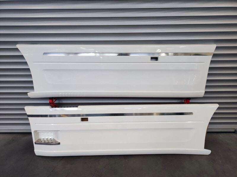 Scania FAIRINGS / CARENE wb 3700 mm - Aerodünaamika/ Spoiler - Veoauto: pilt 1 Scania FAIRINGS / CARENE wb 3700 mm - Aerodünaamika/ Spoiler - Veoauto: pilt 1