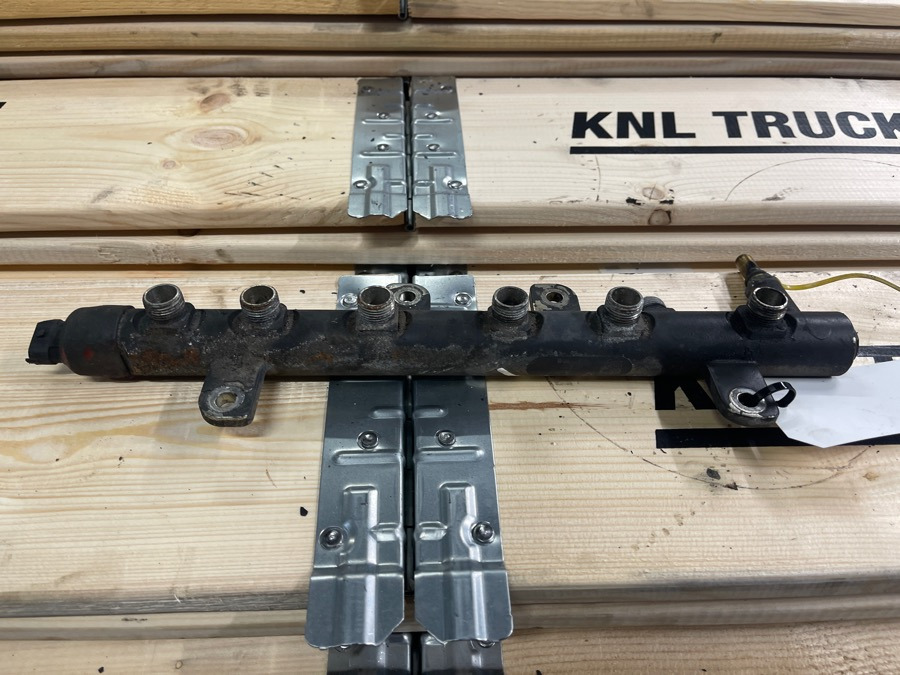 CUMMINS 4937282 FUEL INJECTION RAIL - Kütusesüsteem - Veoauto: pilt 1 CUMMINS 4937282 FUEL INJECTION RAIL - Kütusesüsteem - Veoauto: pilt 1