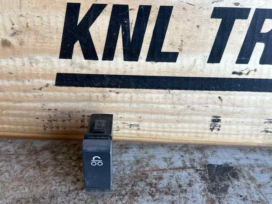 DAF SWITCH 2141416 - Elektrisüsteem - Veoauto: pilt 1 DAF SWITCH 2141416 - Elektrisüsteem - Veoauto: pilt 1