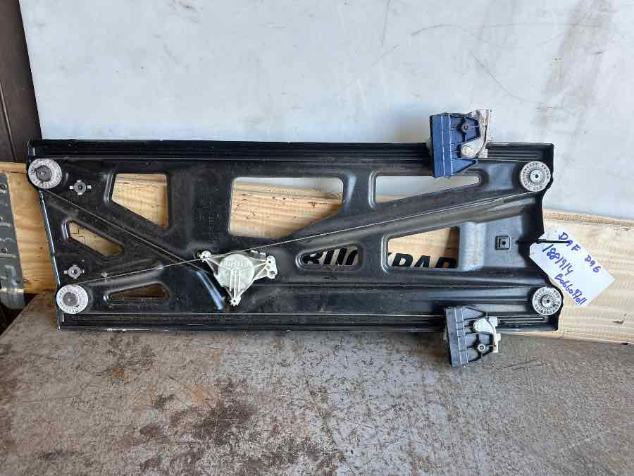 DAF WINDOW SYSTEM 1881914 - Kabiin ja interjöör - Veoauto: pilt 1 DAF WINDOW SYSTEM 1881914 - Kabiin ja interjöör - Veoauto: pilt 1