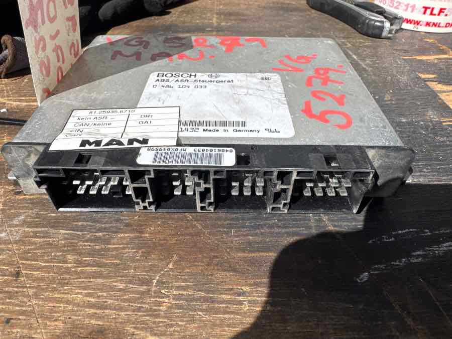 MAN ECU ABS 81.25935-6710 - Elektrisüsteem - Veoauto: pilt 2 MAN ECU ABS 81.25935-6710 - Elektrisüsteem - Veoauto: pilt 2