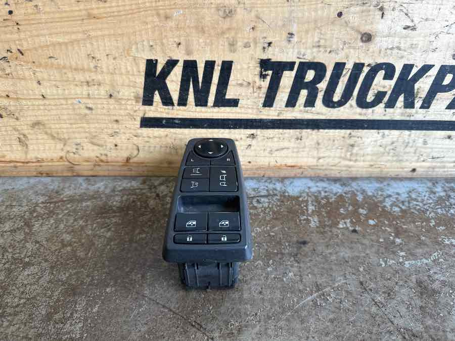 MAN ECU DOOR 81.25806-7107 - Kabiin ja interjöör - Veoauto: pilt 1 MAN ECU DOOR 81.25806-7107 - Kabiin ja interjöör - Veoauto: pilt 1