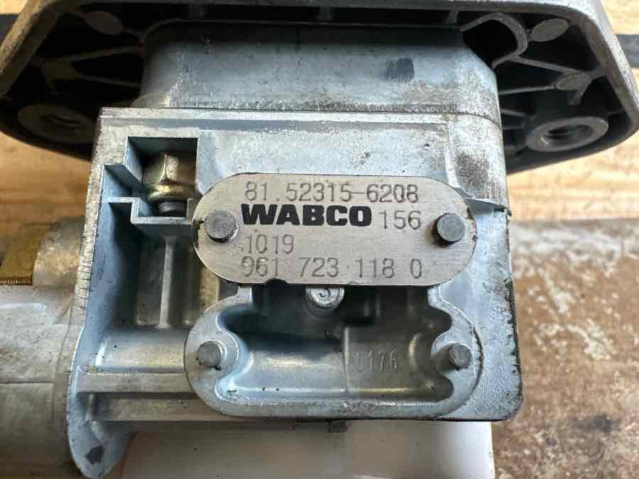 MAN HANDBRAKE 81.52315-6208 - Kabiin ja interjöör - Veoauto: pilt 3 MAN HANDBRAKE 81.52315-6208 - Kabiin ja interjöör - Veoauto: pilt 3