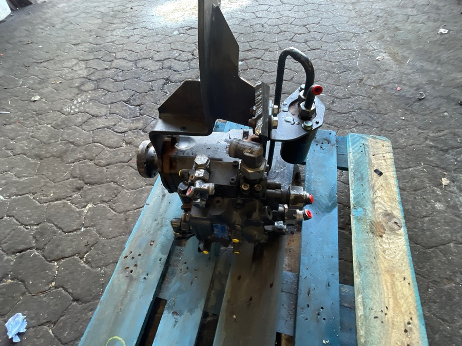 MAN HYDRALIC PUMP 81.67501-6084 - Hüdrauliline pump - Veoauto: pilt 1 MAN HYDRALIC PUMP 81.67501-6084 - Hüdrauliline pump - Veoauto: pilt 1