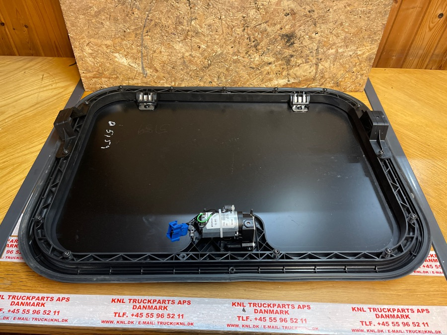 MERCEDES ACTROS SUN ROOF A9438300142 - Kabiin ja interjöör - Veoauto: pilt 1 MERCEDES ACTROS SUN ROOF A9438300142 - Kabiin ja interjöör - Veoauto: pilt 1