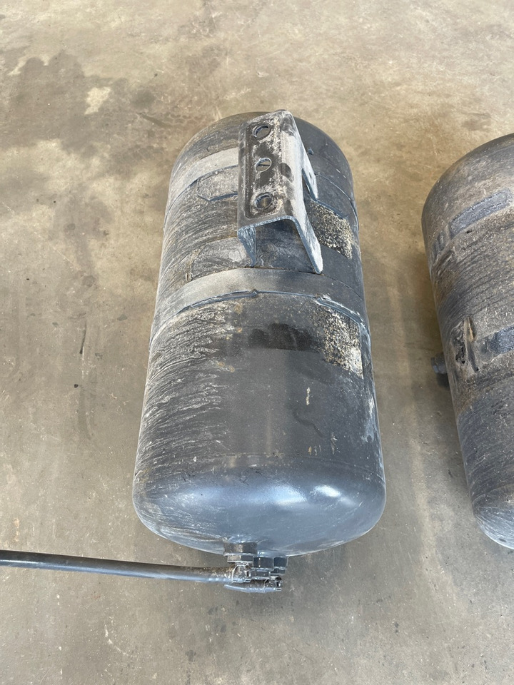 MERCEDES AIR TANK A0074324601 - Raam/ Konstruktsioon - Veoauto: pilt 1 MERCEDES AIR TANK A0074324601 - Raam/ Konstruktsioon - Veoauto: pilt 1