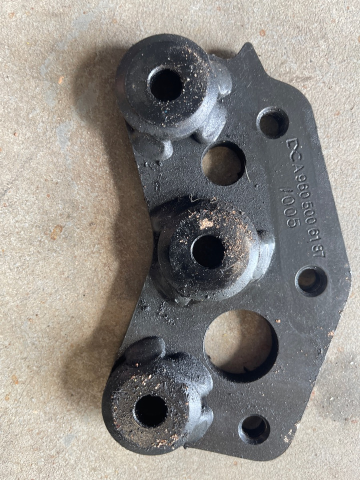 MERCEDES BRACKET A9605006137 - Raam/ Konstruktsioon - Veoauto: pilt 1 MERCEDES BRACKET A9605006137 - Raam/ Konstruktsioon - Veoauto: pilt 1