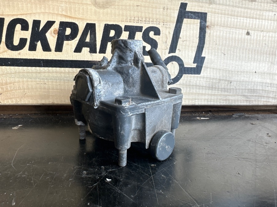MERCEDES VALVE A0054299544 - Piduriklapp - Veoauto: pilt 1 MERCEDES VALVE A0054299544 - Piduriklapp - Veoauto: pilt 1