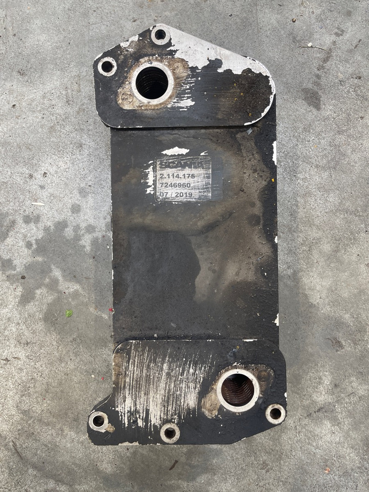 SCANIA OIL COOLER 2114175 - Jahutussüsteem - Veoauto: pilt 2 SCANIA OIL COOLER 2114175 - Jahutussüsteem - Veoauto: pilt 2