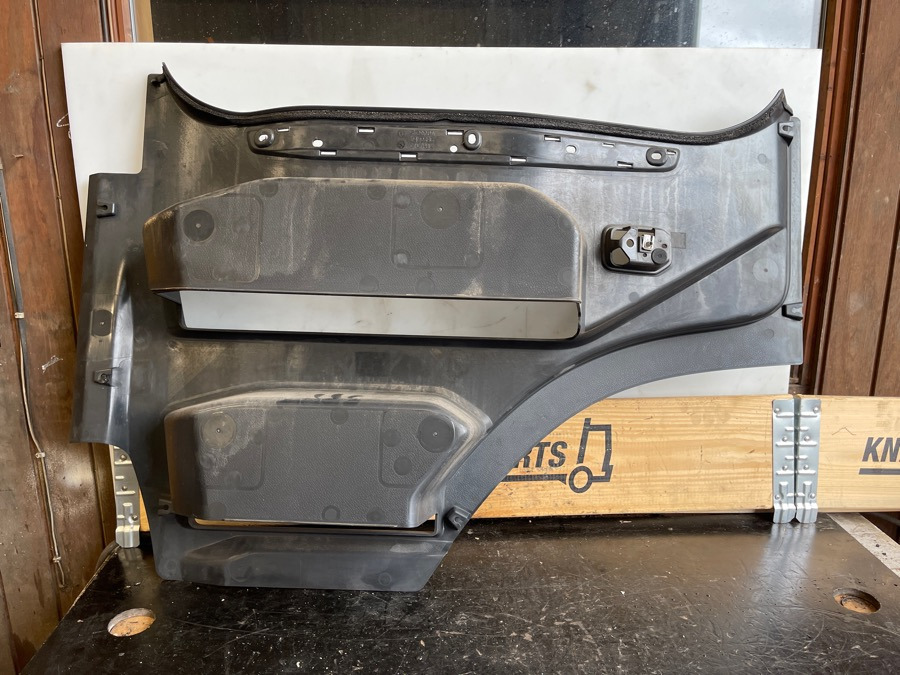 SCANIA STEP PLATE 2422396 - Pealisehitus ja välispind - Veoauto: pilt 2 SCANIA STEP PLATE 2422396 - Pealisehitus ja välispind - Veoauto: pilt 2