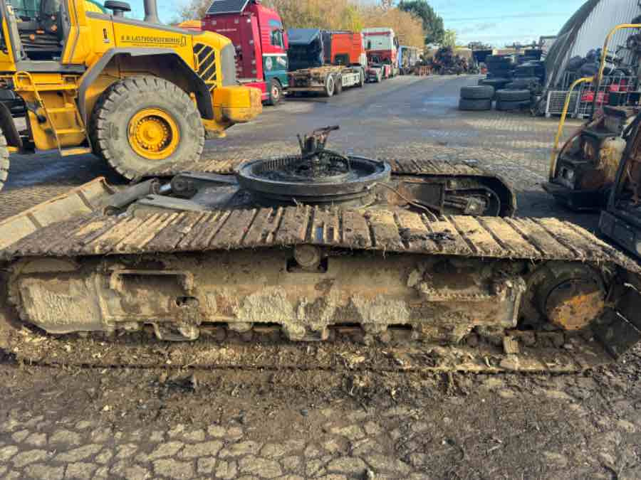 VOLVO CONSTRUCTION EXCAVATOR ECR145 UNDERCARRIAGE - Alusvankri varuosad - Lintekskavaator: pilt 3 VOLVO CONSTRUCTION EXCAVATOR ECR145 UNDERCARRIAGE - Alusvankri varuosad - Lintekskavaator: pilt 3