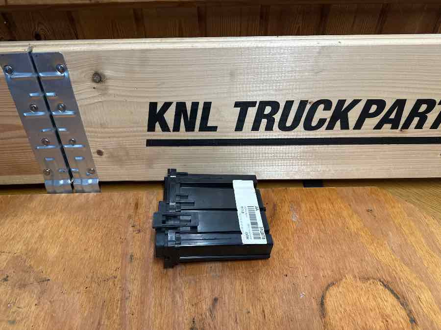 VOLVO ELECTRONIC CONTROL UNIT 23718971 - Elektrisüsteem - Veoauto: pilt 2 VOLVO ELECTRONIC CONTROL UNIT 23718971 - Elektrisüsteem - Veoauto: pilt 2