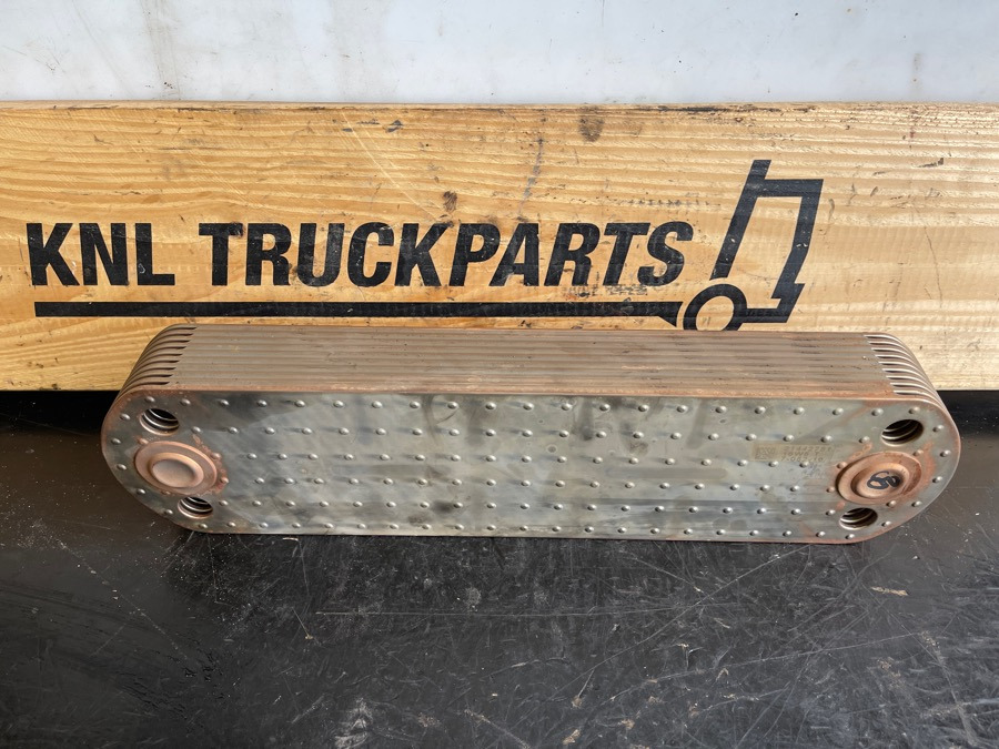 VOLVO ENGINE COOLER 21442781 - Mootor ja varuosad - Veoauto: pilt 1 VOLVO ENGINE COOLER 21442781 - Mootor ja varuosad - Veoauto: pilt 1