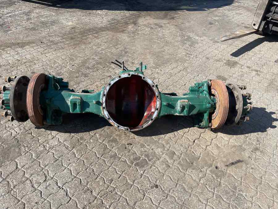 VOLVO REAR AXLE 21999715 - Telg ja varuosad - Veoauto: pilt 1 VOLVO REAR AXLE 21999715 - Telg ja varuosad - Veoauto: pilt 1