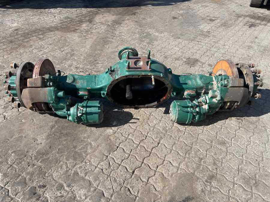 VOLVO REAR AXLE 22324054 - Telg ja varuosad - Veoauto: pilt 1 VOLVO REAR AXLE 22324054 - Telg ja varuosad - Veoauto: pilt 1