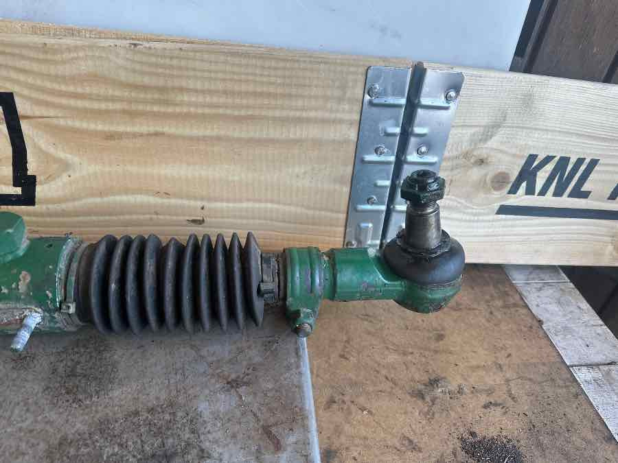VOLVO STEERING CYLINDER 20741059 - Juhtimine - Veoauto: pilt 2 VOLVO STEERING CYLINDER 20741059 - Juhtimine - Veoauto: pilt 2