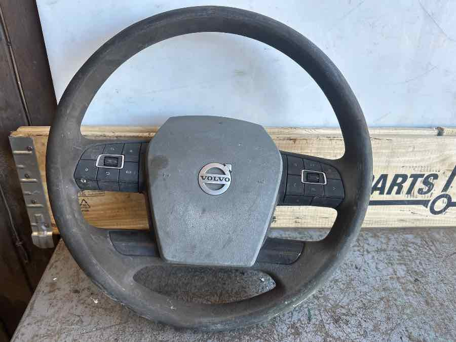 VOLVO STEERING WHEEL 84450863 - Juhtimine - Veoauto: pilt 1 VOLVO STEERING WHEEL 84450863 - Juhtimine - Veoauto: pilt 1