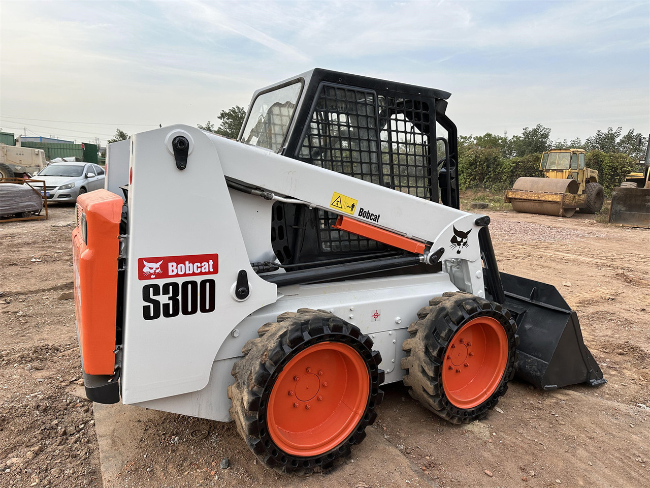 BOBCAT S300 - Kompaktlaadur: pilt 4 BOBCAT S300 - Kompaktlaadur: pilt 4