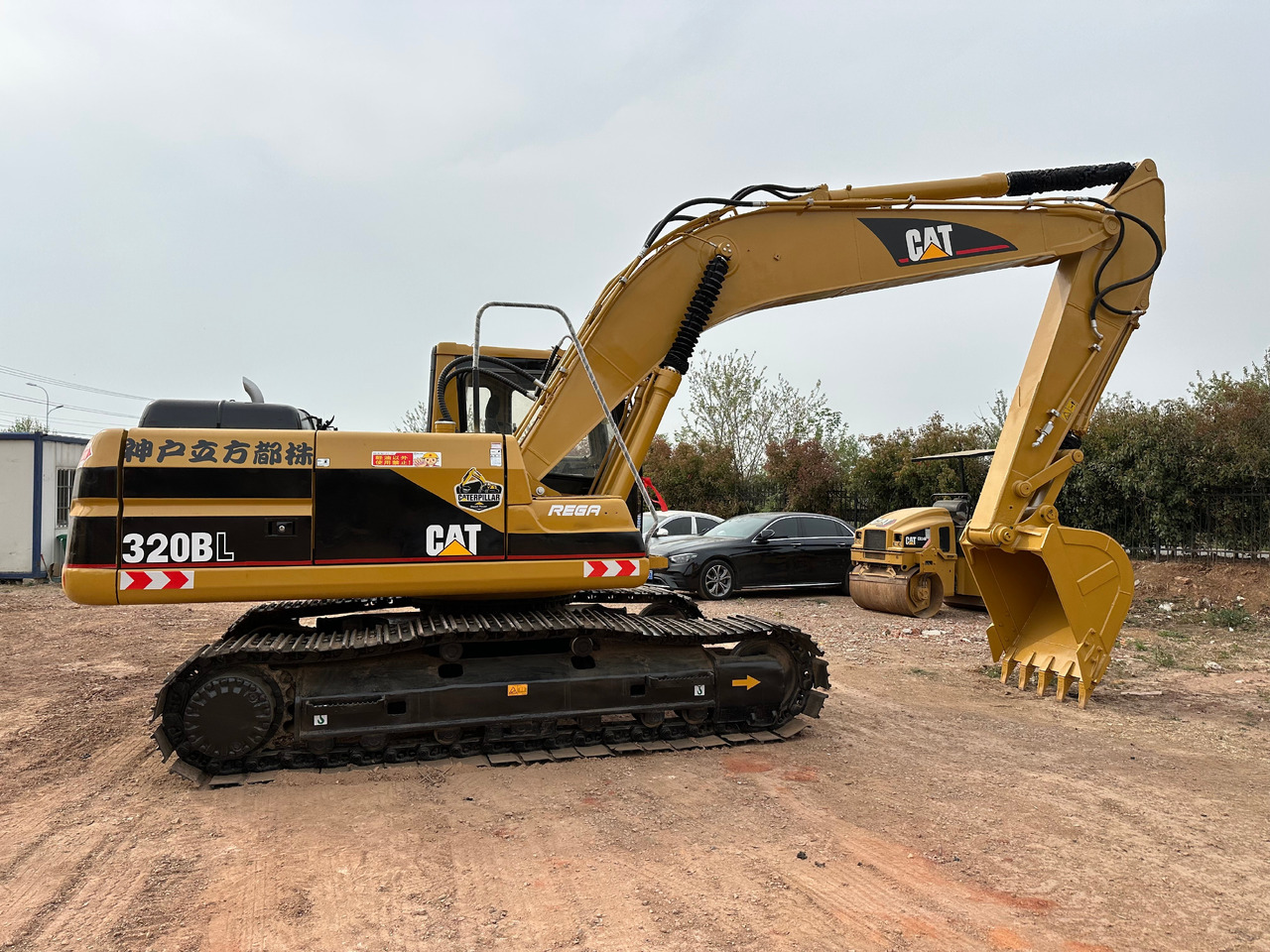 CAT 320BL crawler excavator - Lintekskavaator: pilt 1 CAT 320BL crawler excavator - Lintekskavaator: pilt 1