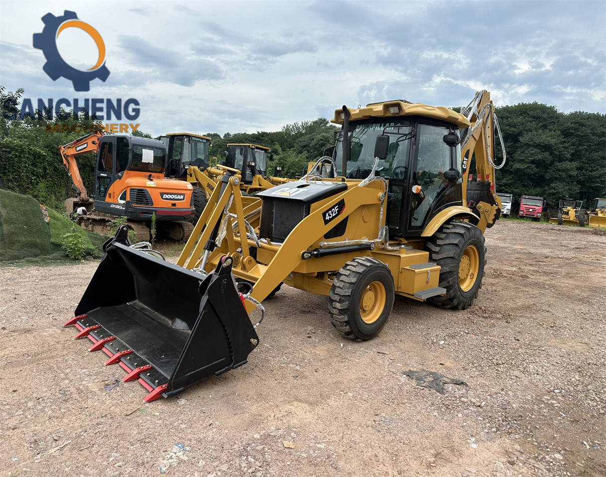 CAT 432F - Ekskavaator-laadur: pilt 1 CAT 432F - Ekskavaator-laadur: pilt 1