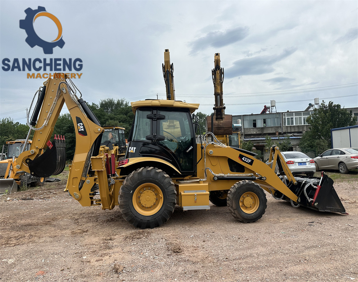 CAT 432F - Ekskavaator-laadur: pilt 1 CAT 432F - Ekskavaator-laadur: pilt 1