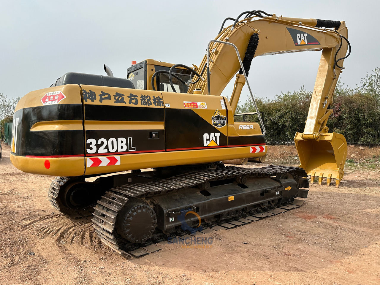 CATERPILLAR 320BL - Lintekskavaator: pilt 1 CATERPILLAR 320BL - Lintekskavaator: pilt 1