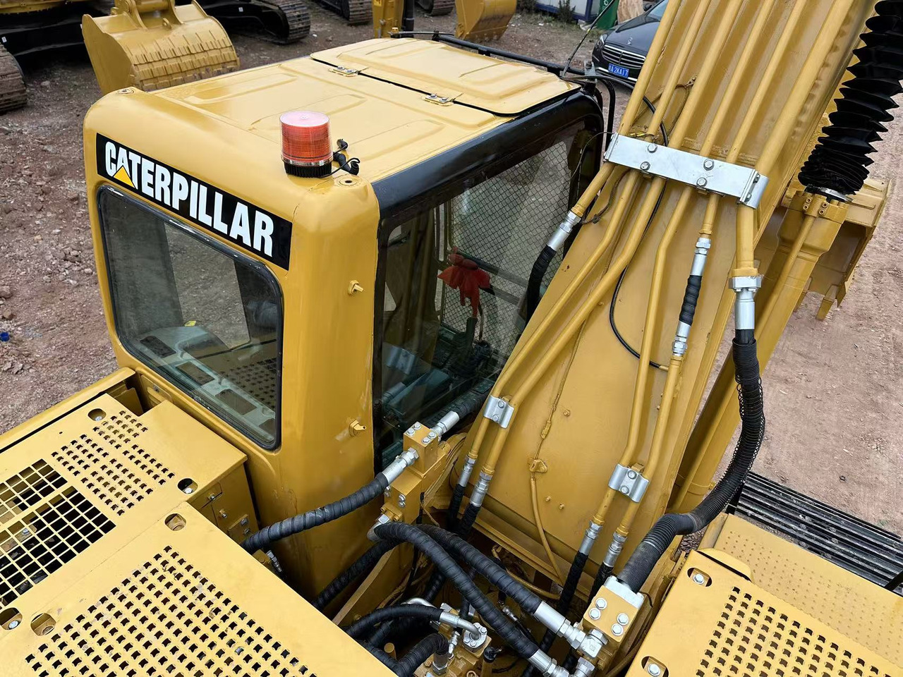 Lintekskavaator CATERPILLAR 320CL: pilt 11