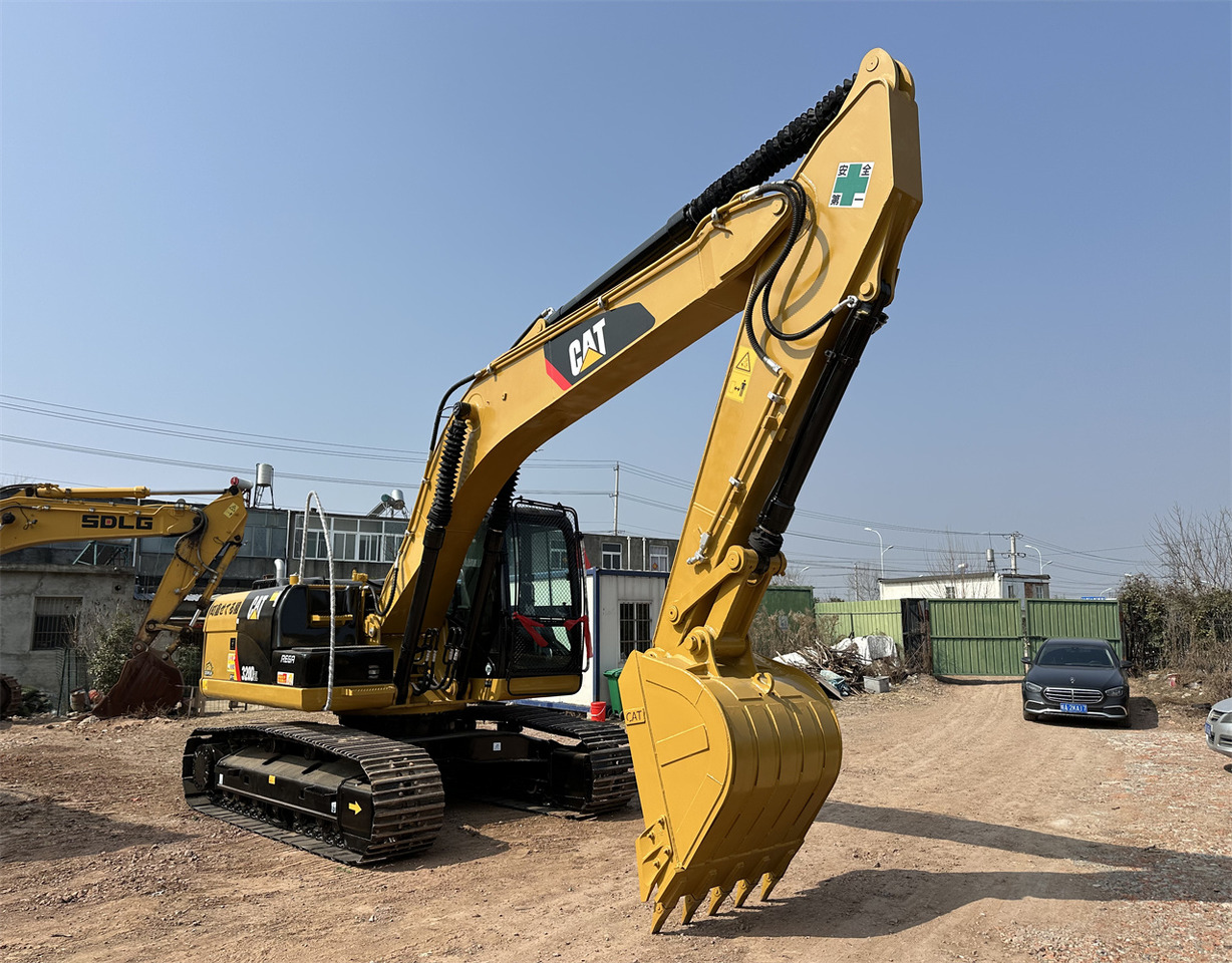 CATERPILLAR 320D2L - Lintekskavaator: pilt 3 CATERPILLAR 320D2L - Lintekskavaator: pilt 3