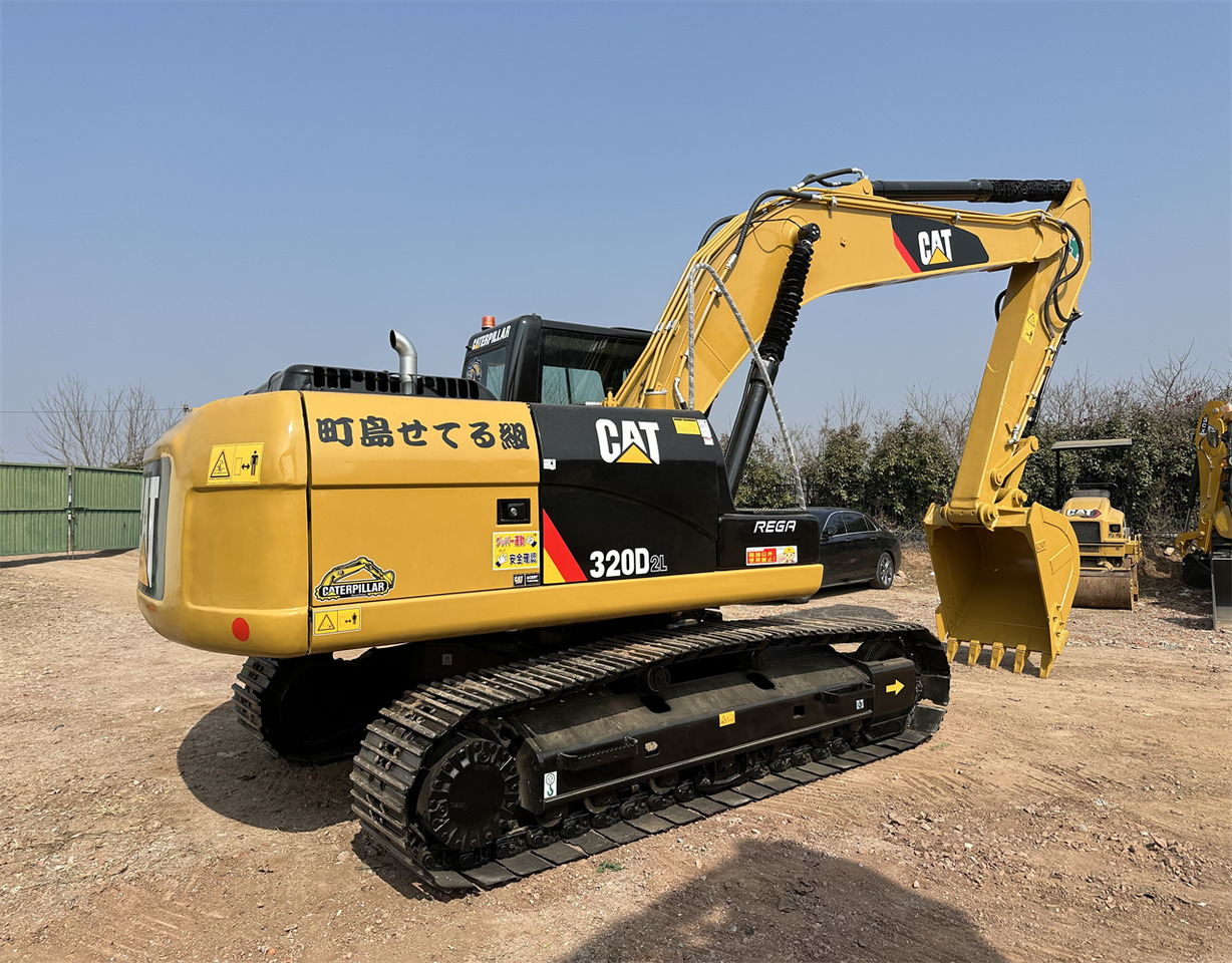 CATERPILLAR 320D2L - Lintekskavaator: pilt 1 CATERPILLAR 320D2L - Lintekskavaator: pilt 1