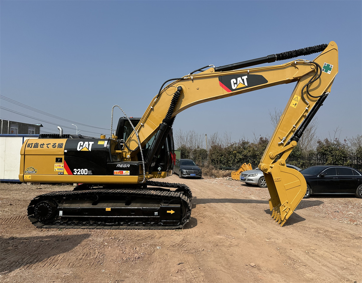 CATERPILLAR 320D2L - Lintekskavaator: pilt 2 CATERPILLAR 320D2L - Lintekskavaator: pilt 2