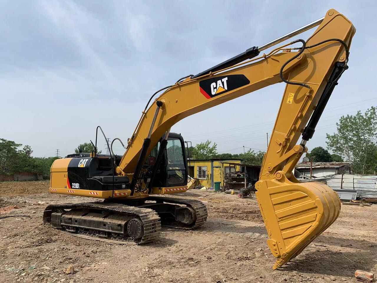 CATERPILLAR 320DL - Lintekskavaator: pilt 4 CATERPILLAR 320DL - Lintekskavaator: pilt 4