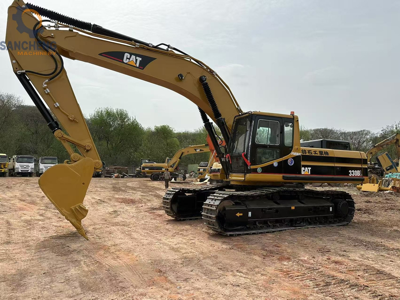 CATERPILLAR 330BL - Lintekskavaator: pilt 3 CATERPILLAR 330BL - Lintekskavaator: pilt 3