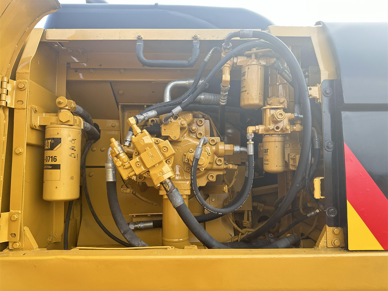 Lintekskavaator CATERPILLAR 330D: pilt 8