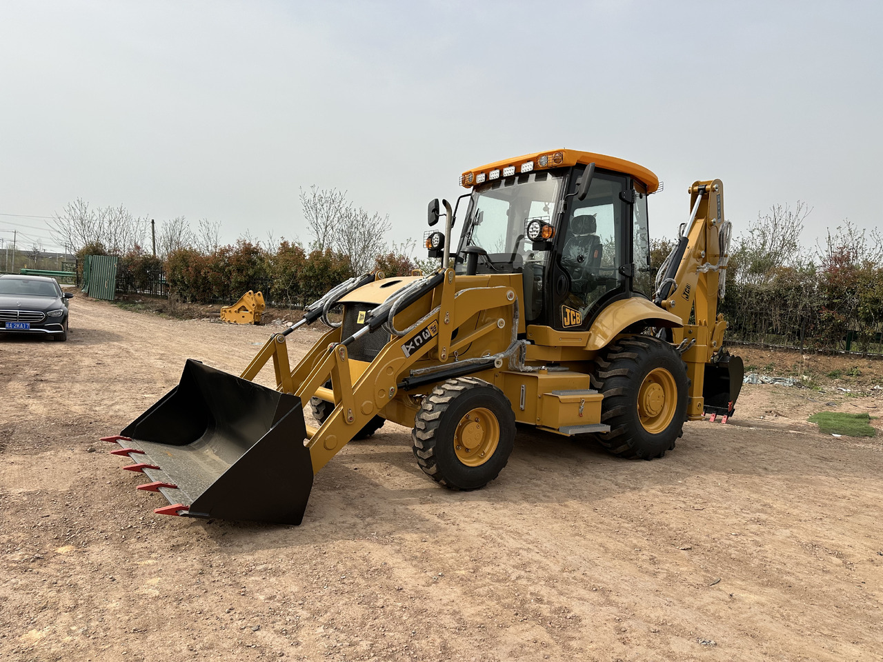 CATERPILLAR 420F2 - Ekskavaator-laadur: pilt 3 CATERPILLAR 420F2 - Ekskavaator-laadur: pilt 3
