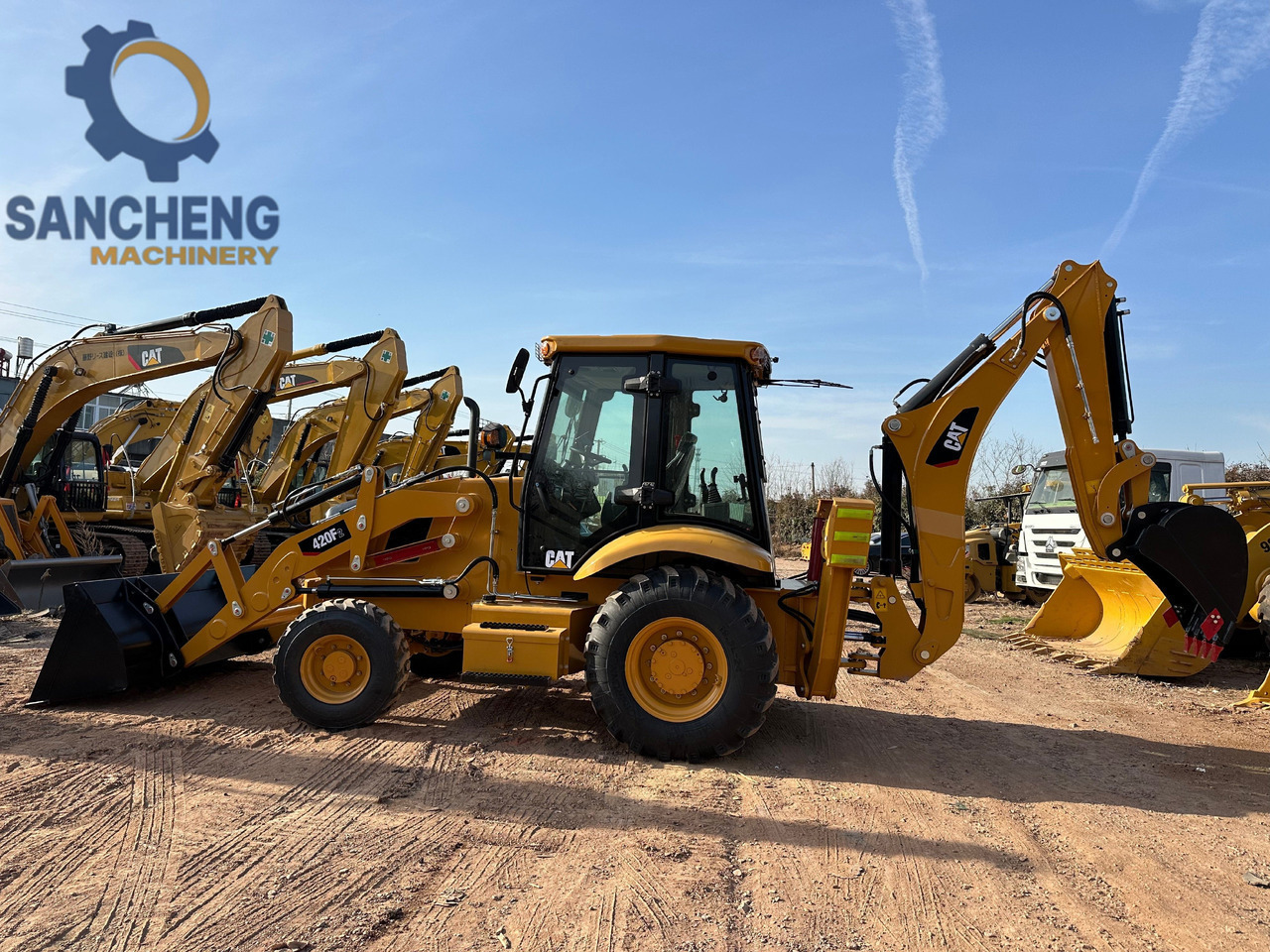 CATERPILLAR 420F2 - Ekskavaator-laadur: pilt 1 CATERPILLAR 420F2 - Ekskavaator-laadur: pilt 1
