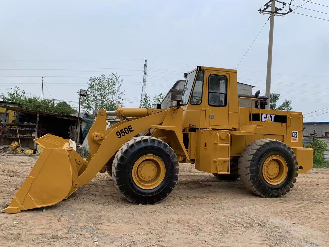 CATERPILLAR 950E - Rataslaadur: pilt 2 CATERPILLAR 950E - Rataslaadur: pilt 2