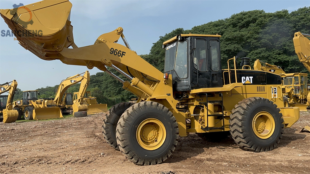 CATERPILLAR 966F - Rataslaadur: pilt 2 CATERPILLAR 966F - Rataslaadur: pilt 2