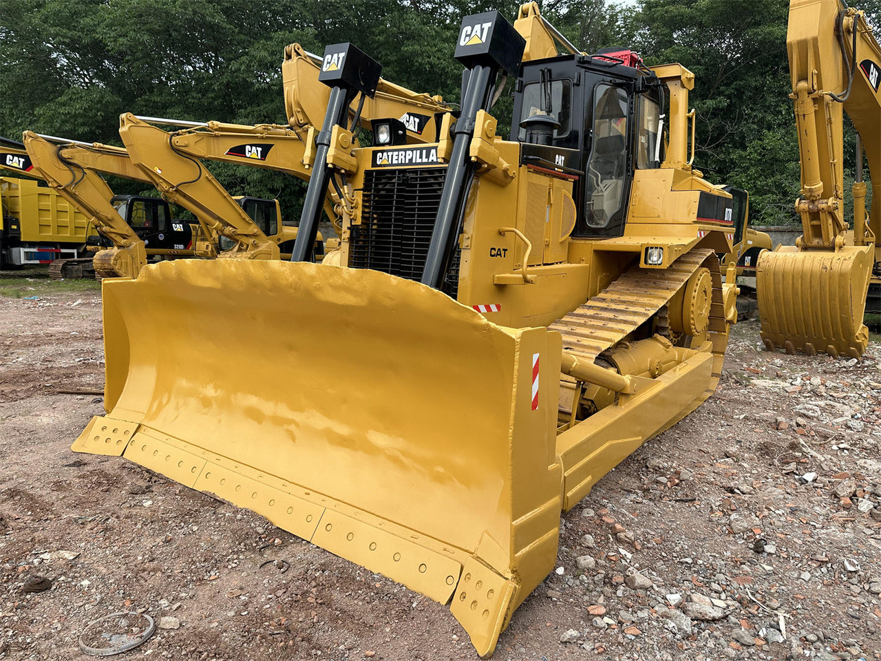 CATERPILLAR D7R - Buldooser: pilt 2 CATERPILLAR D7R - Buldooser: pilt 2