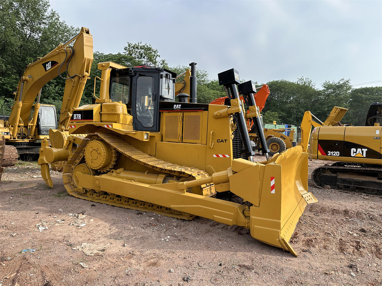 CATERPILLAR D7R - Buldooser: pilt 3 CATERPILLAR D7R - Buldooser: pilt 3