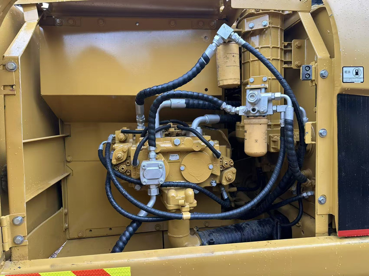 Caterpillar 320CL - Lintekskavaator: pilt 4 Caterpillar 320CL - Lintekskavaator: pilt 4