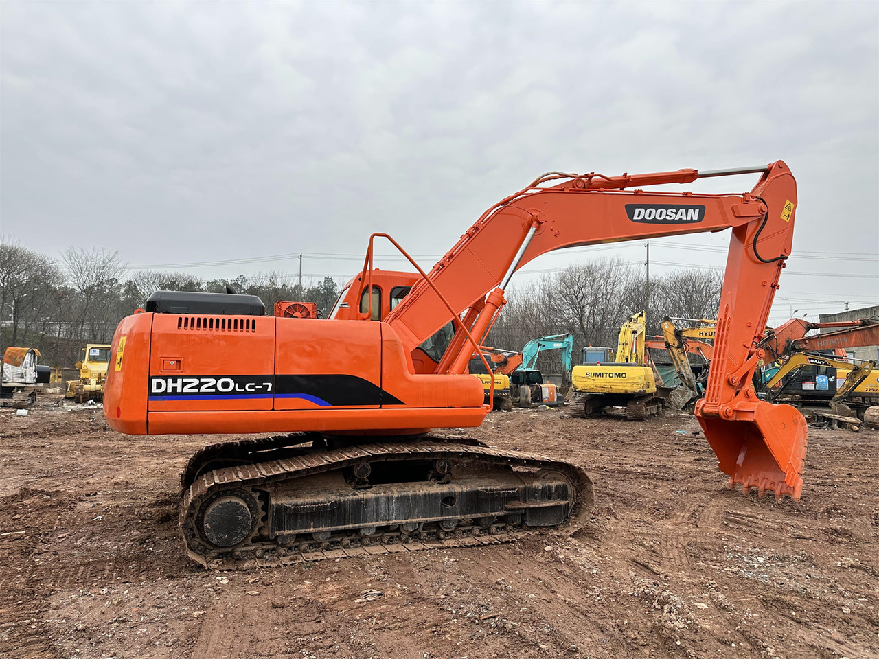 DOOSAN DH220 - Lintekskavaator: pilt 2 DOOSAN DH220 - Lintekskavaator: pilt 2