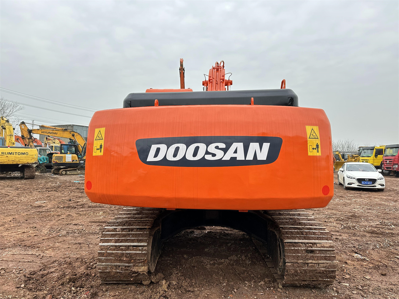 DOOSAN DH220 - Lintekskavaator: pilt 4 DOOSAN DH220 - Lintekskavaator: pilt 4