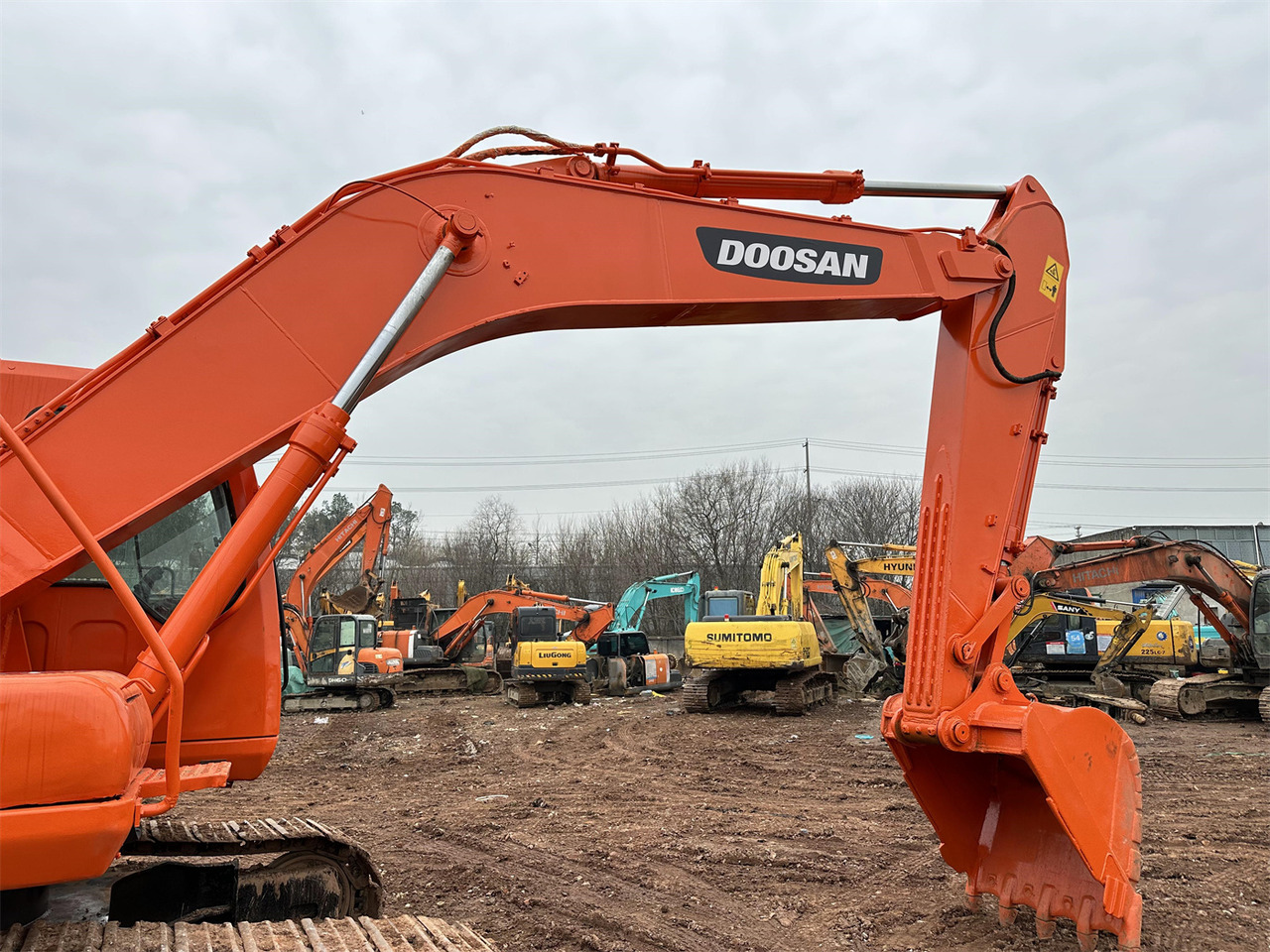 DOOSAN DH220 excavator - Lintekskavaator: pilt 4 DOOSAN DH220 excavator - Lintekskavaator: pilt 4