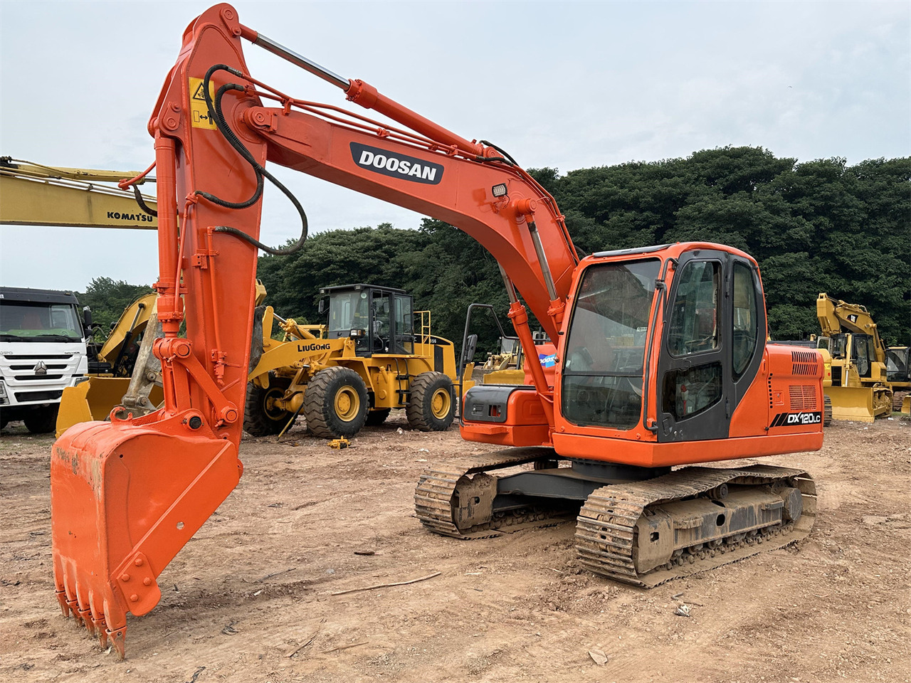 DOOSAN DX120 - Lintekskavaator: pilt 2 DOOSAN DX120 - Lintekskavaator: pilt 2