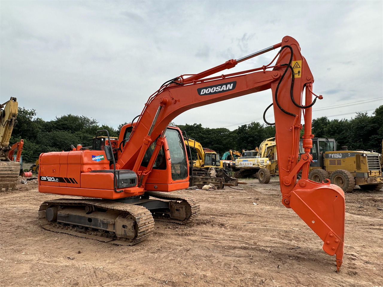 DOOSAN DX120 - Lintekskavaator: pilt 5 DOOSAN DX120 - Lintekskavaator: pilt 5